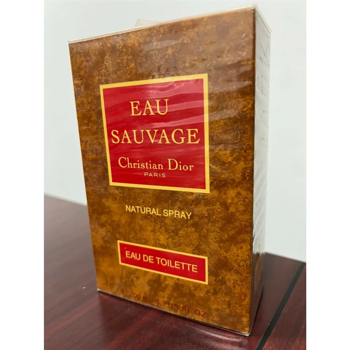 2004 Eau Sauvage by Dior 6.7 FL oz / 200 ML Edt Spray Batch 4F01 Box
