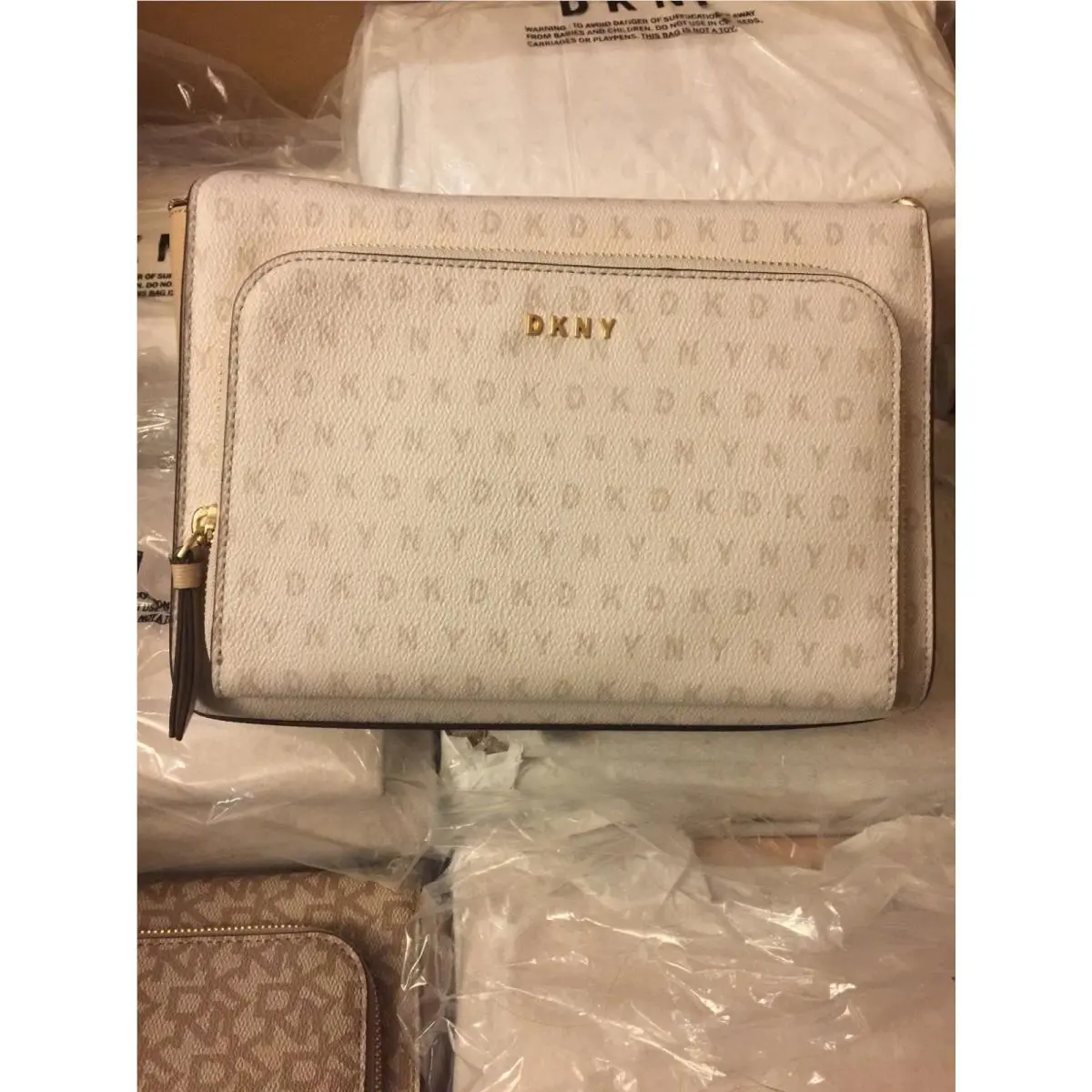 Dkny Women`s Crossbody Bag Bryant Pocket Crossbody Ivory Signature by DKNY