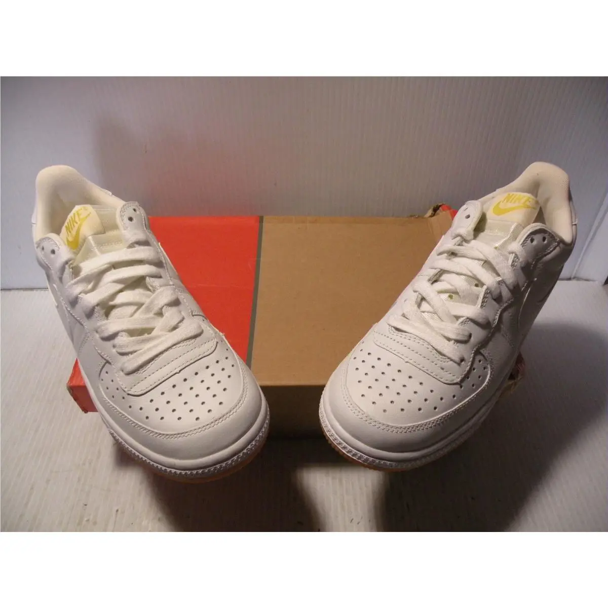 Nike shoes - WHITE 0