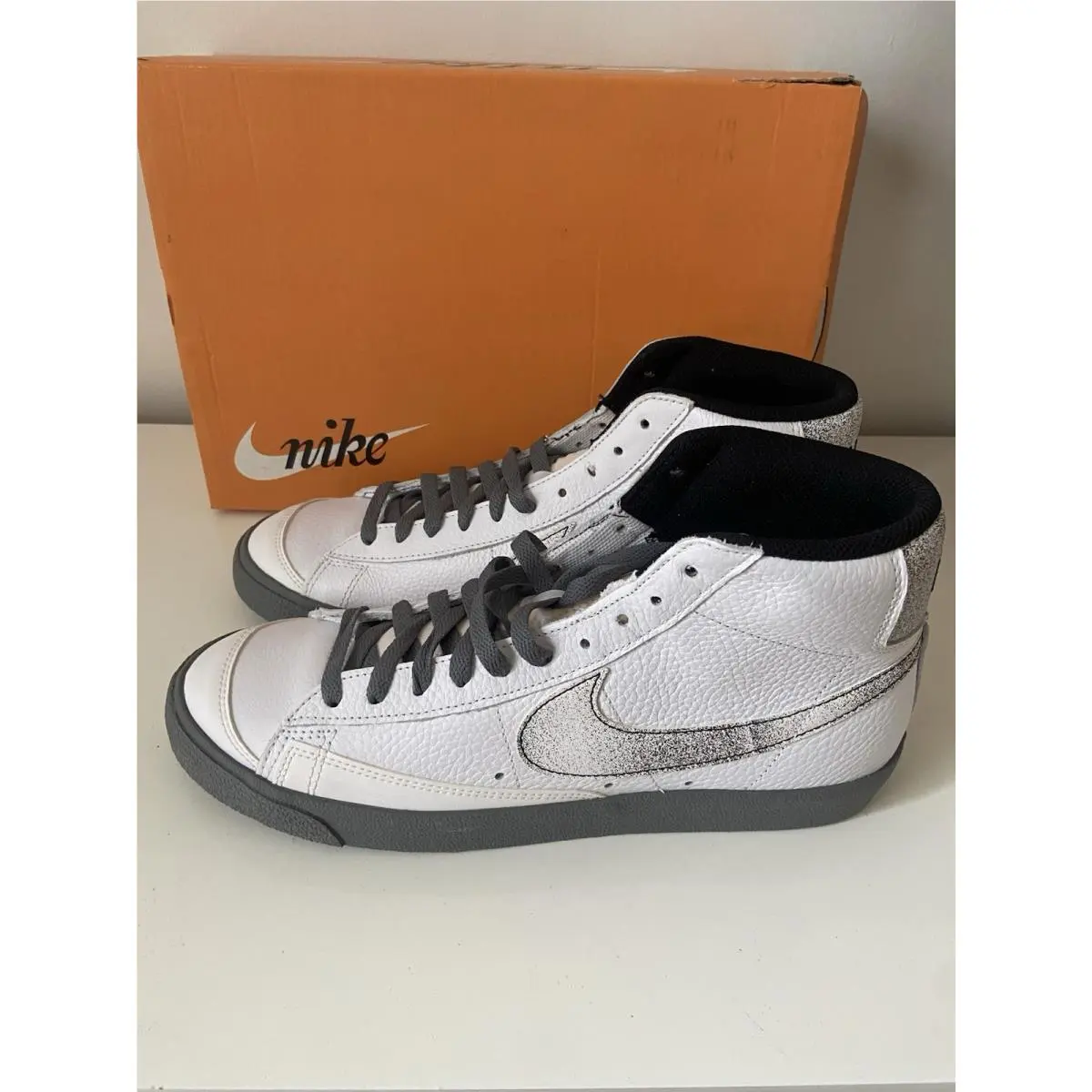 Nike Men`s Size 10.5 Blazer Mid `77 ‘50 Years Of Hip Hop` Sneakers DV7194-100
