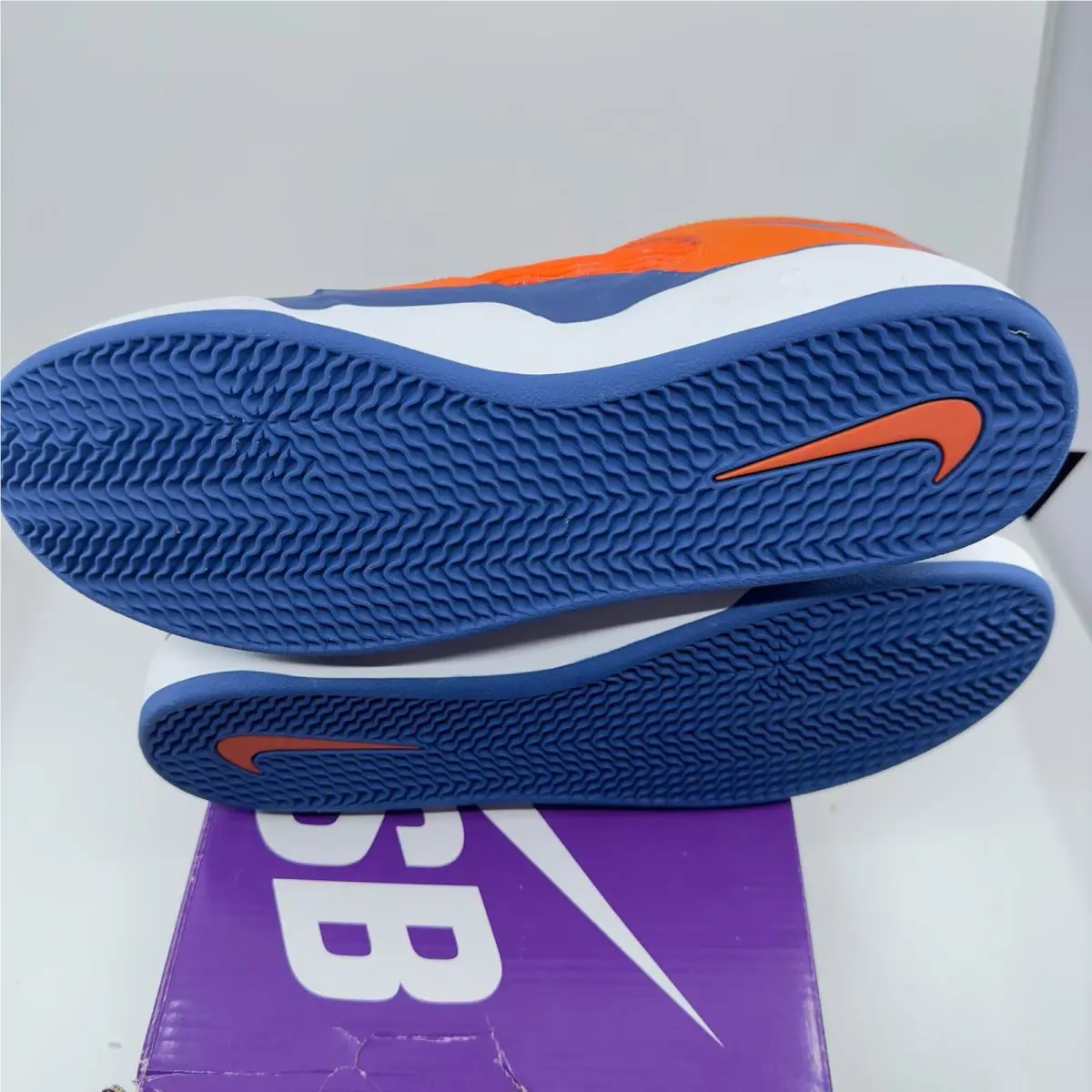 Nike shoes - Orange 3