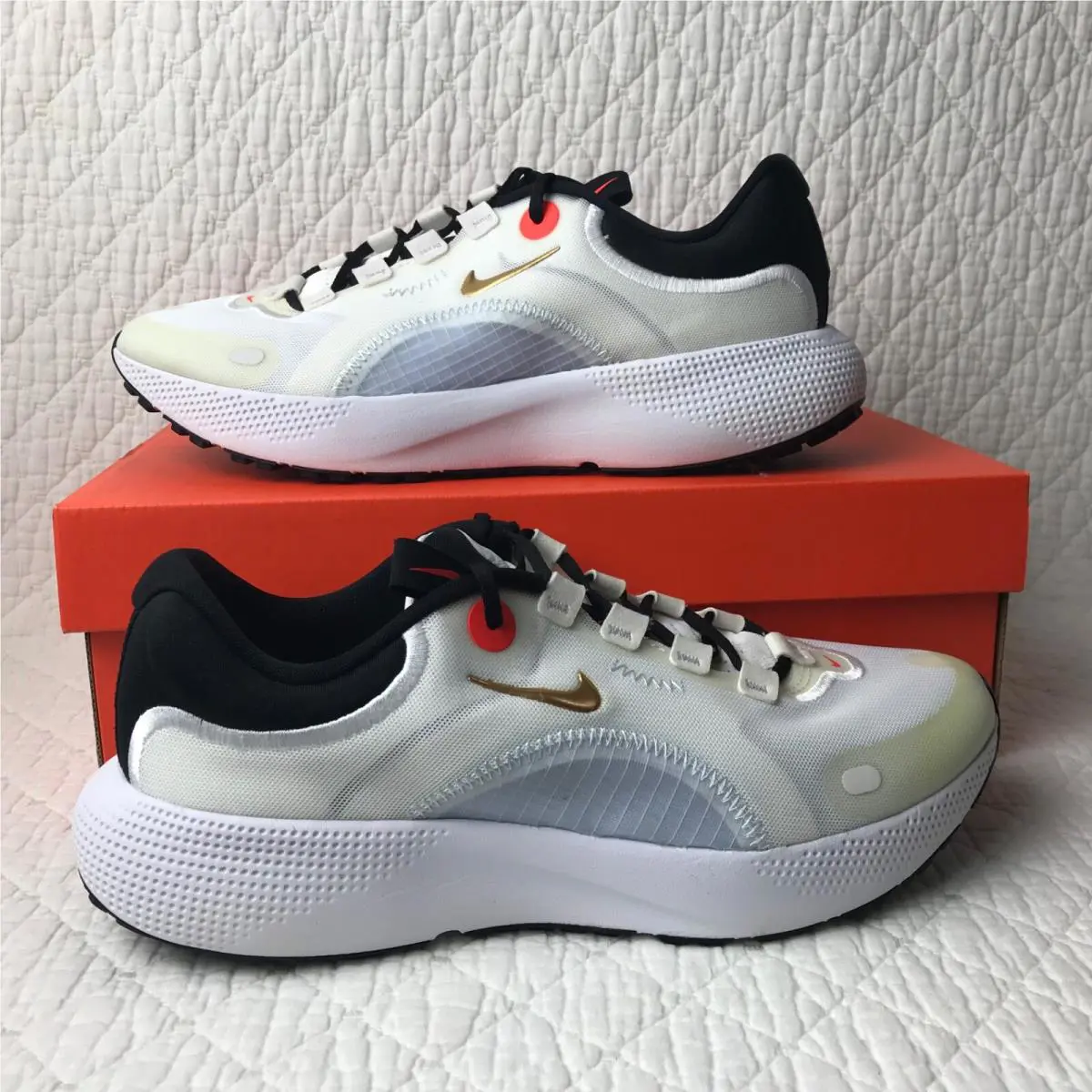 Nike React Escape RN Shoes Women’s SZ 9.5 White Metallic Gold Coin CV3817-103