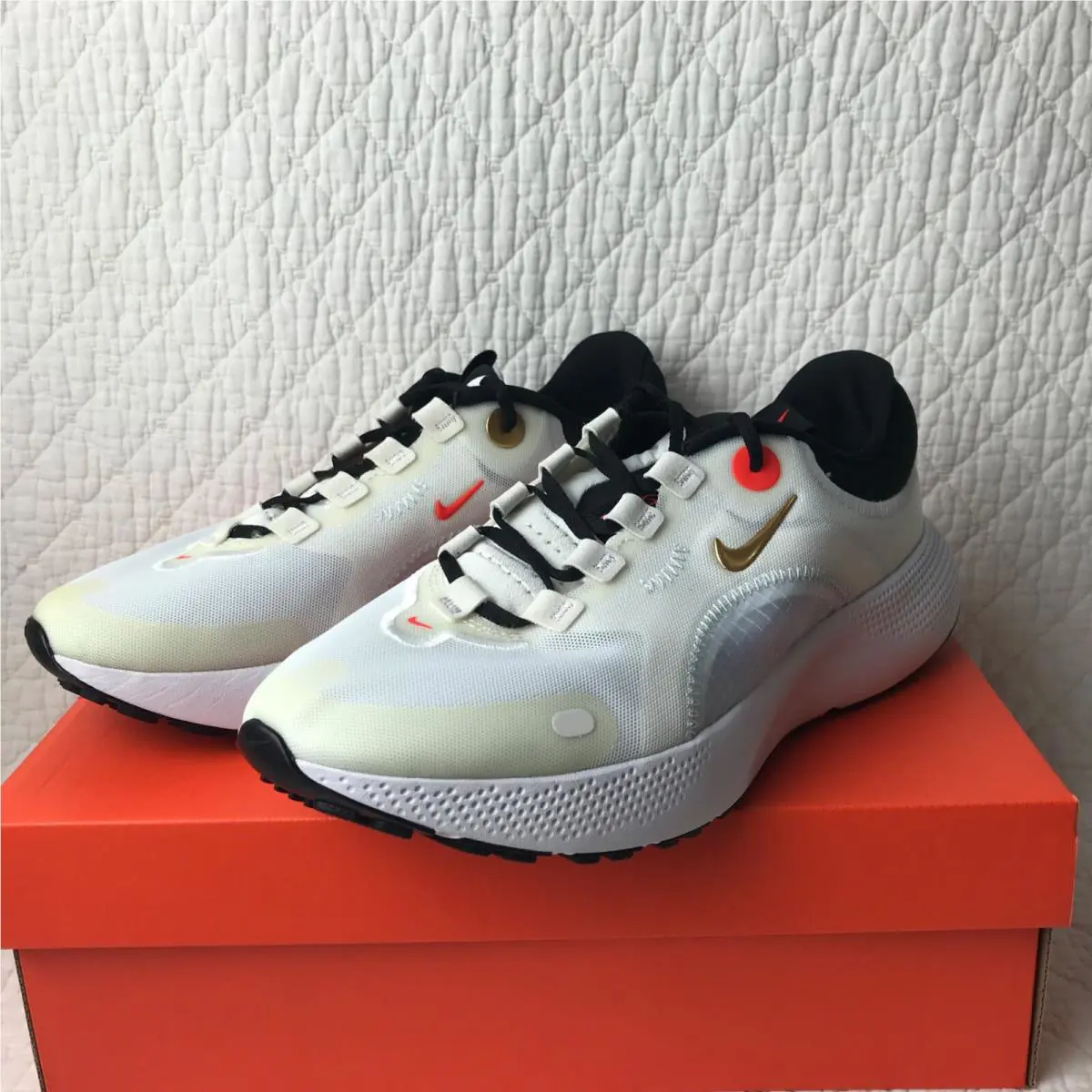 Nike shoes - Nike React Escape - React Escape - CV3817-103 - summit white/ metallic gold coin 5