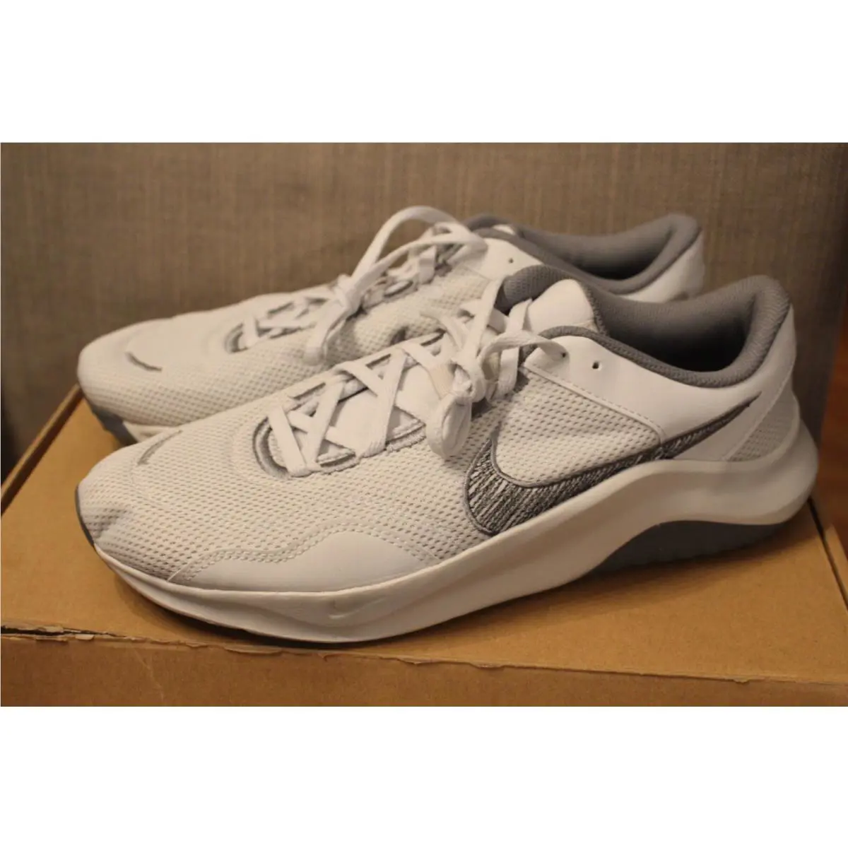 Men`s Nike Legend Essential 3 NN Shoes Photon Dust Anthracite Size 10.5