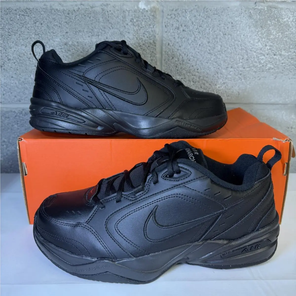 Nike Air Monarch IV 4E Color Black 416355 001 Men`s Size 11.5