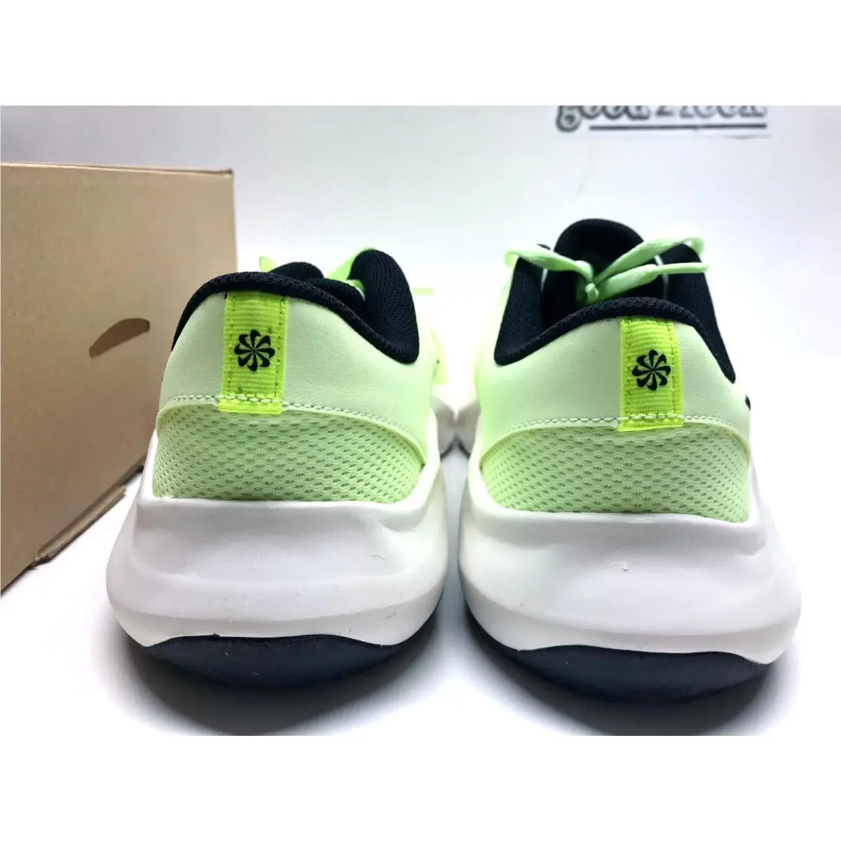 Nike shoes - Nike Legend - Legend - DM1120-700 - Green (UPC: 196607684863) 2
