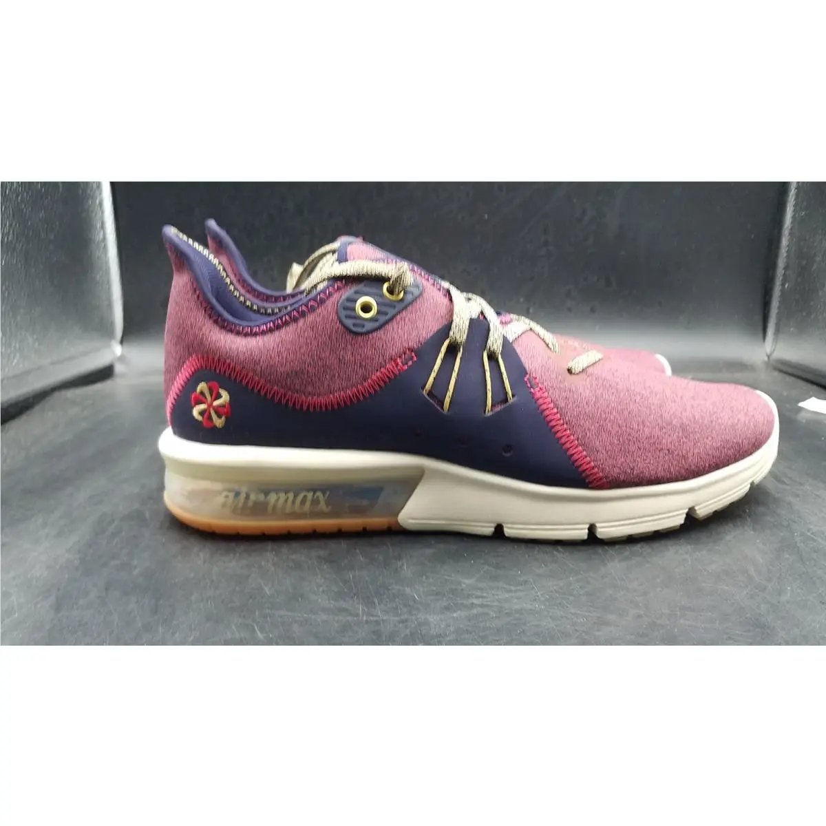 Nike Women`s Air Max Sequent 3 Premium V Sneakers Red Gold Size 9 AR0255-600