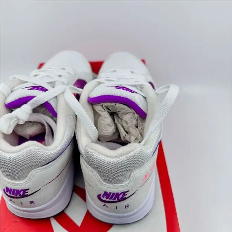 Nike shoes - White 4
