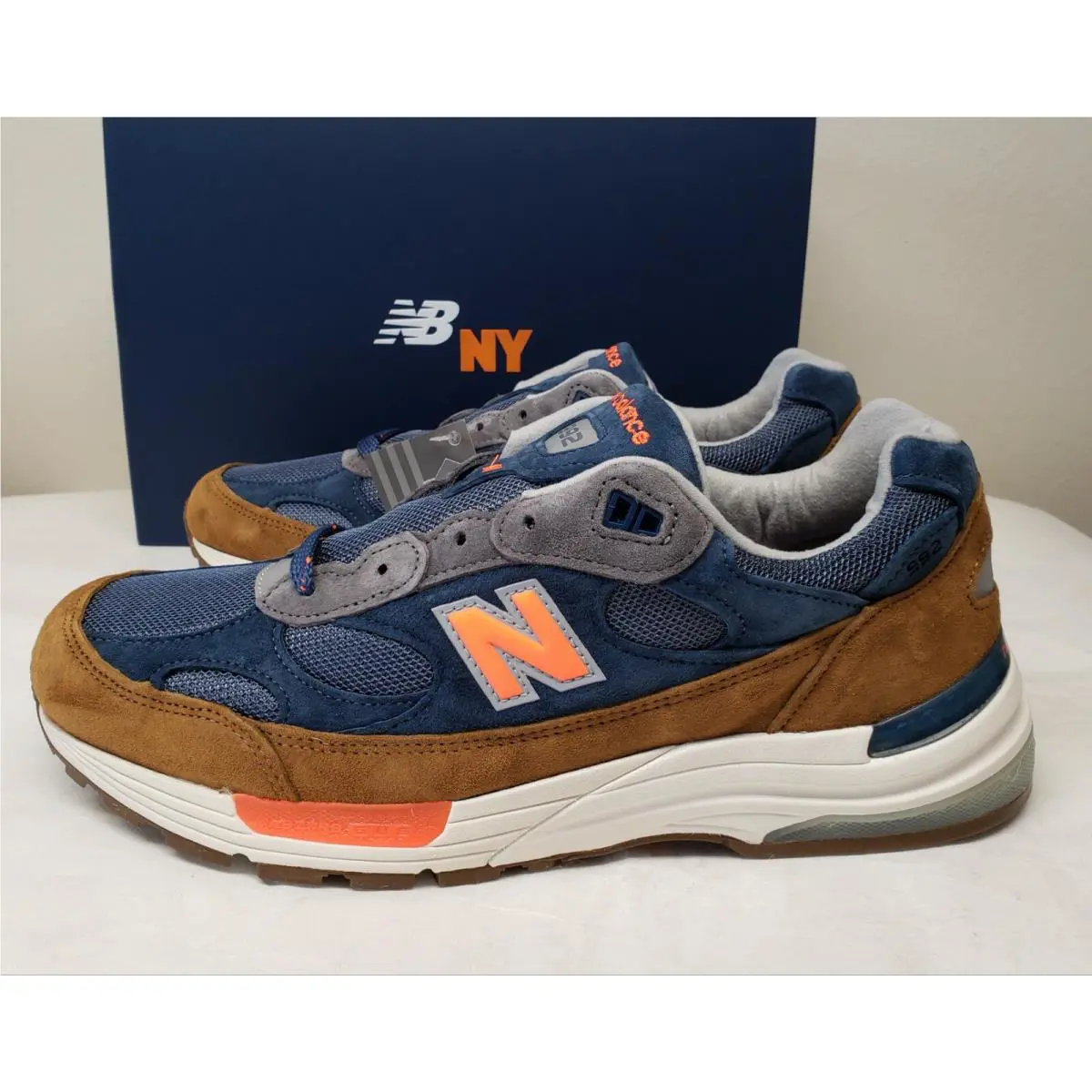 New Balance shoes - NYC 7