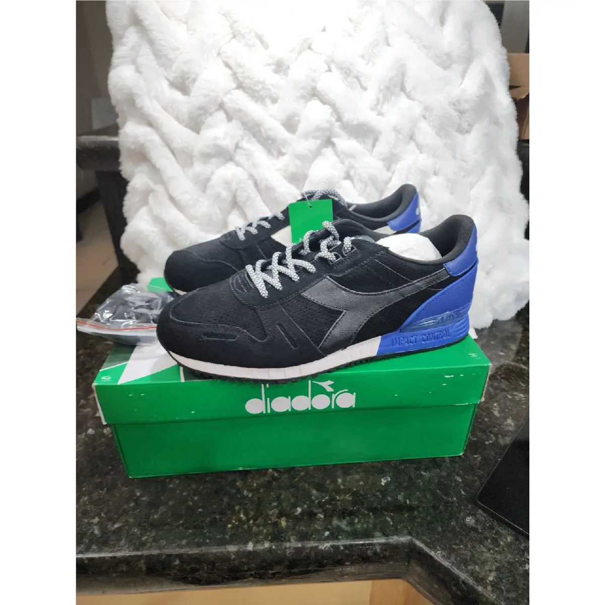Diadora shoes - Diadora Titan - Titan - 170123-01 - BLACK/ROYAL (UPC: 889444013209) 0