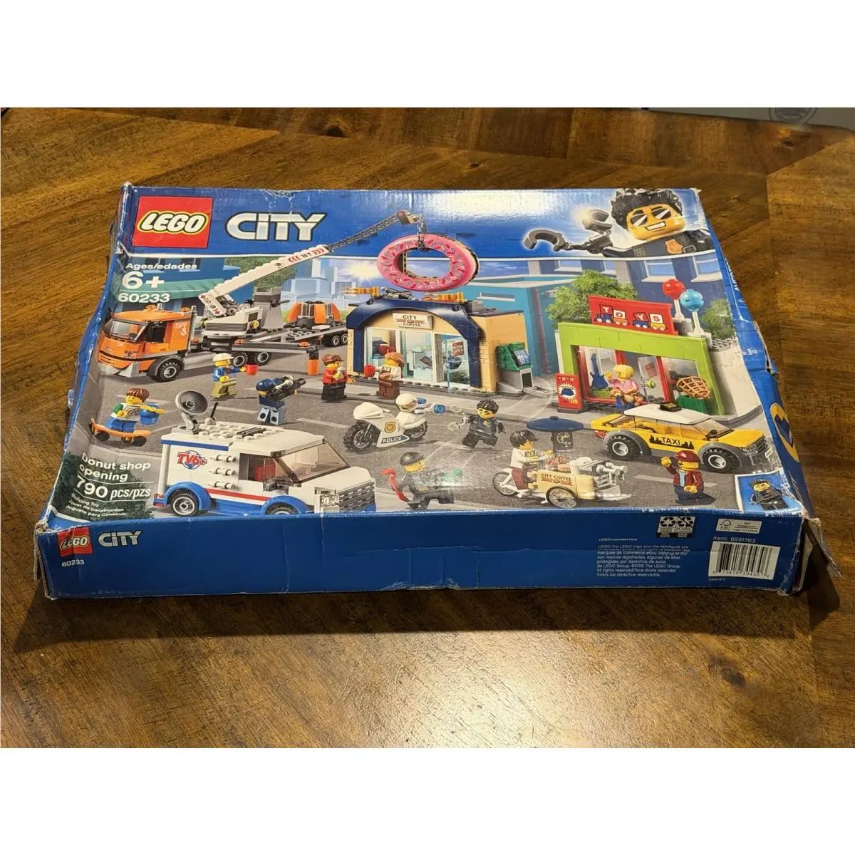 Lego 60233 City Donut Shop Opening w/ Toy Store Coffee Cart s Van Taxi