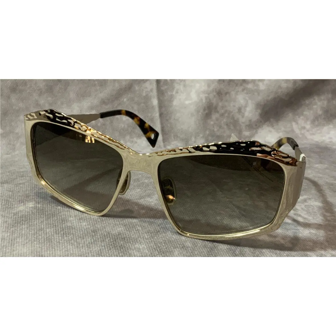 Lanvin Oval Sunglasses LNV109S 734 Gold/tortoise