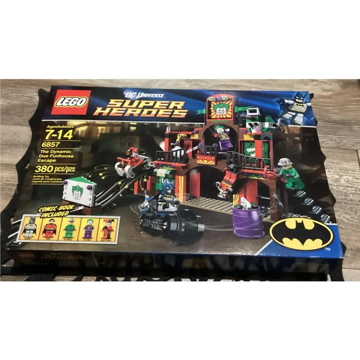 2012 Lego 6857 Super Heroes - The Dynamic Duo Funhouse Escape Batman