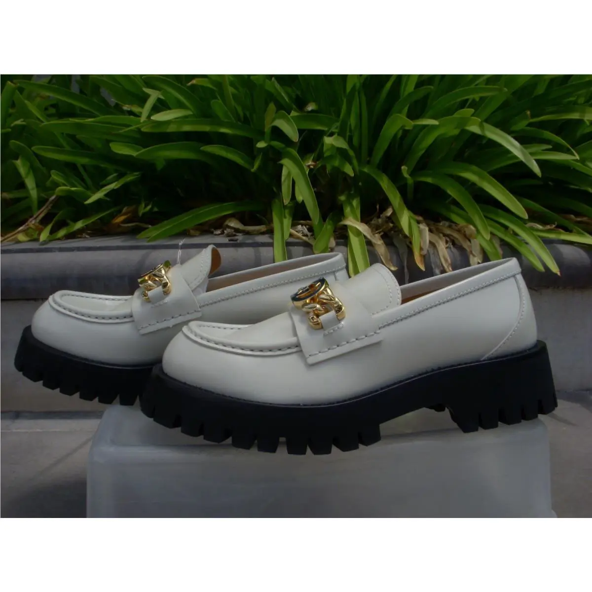 Gucci Jeanne GG Logo Chain Leather Moc Toe Platform Loafers Flat Shoes