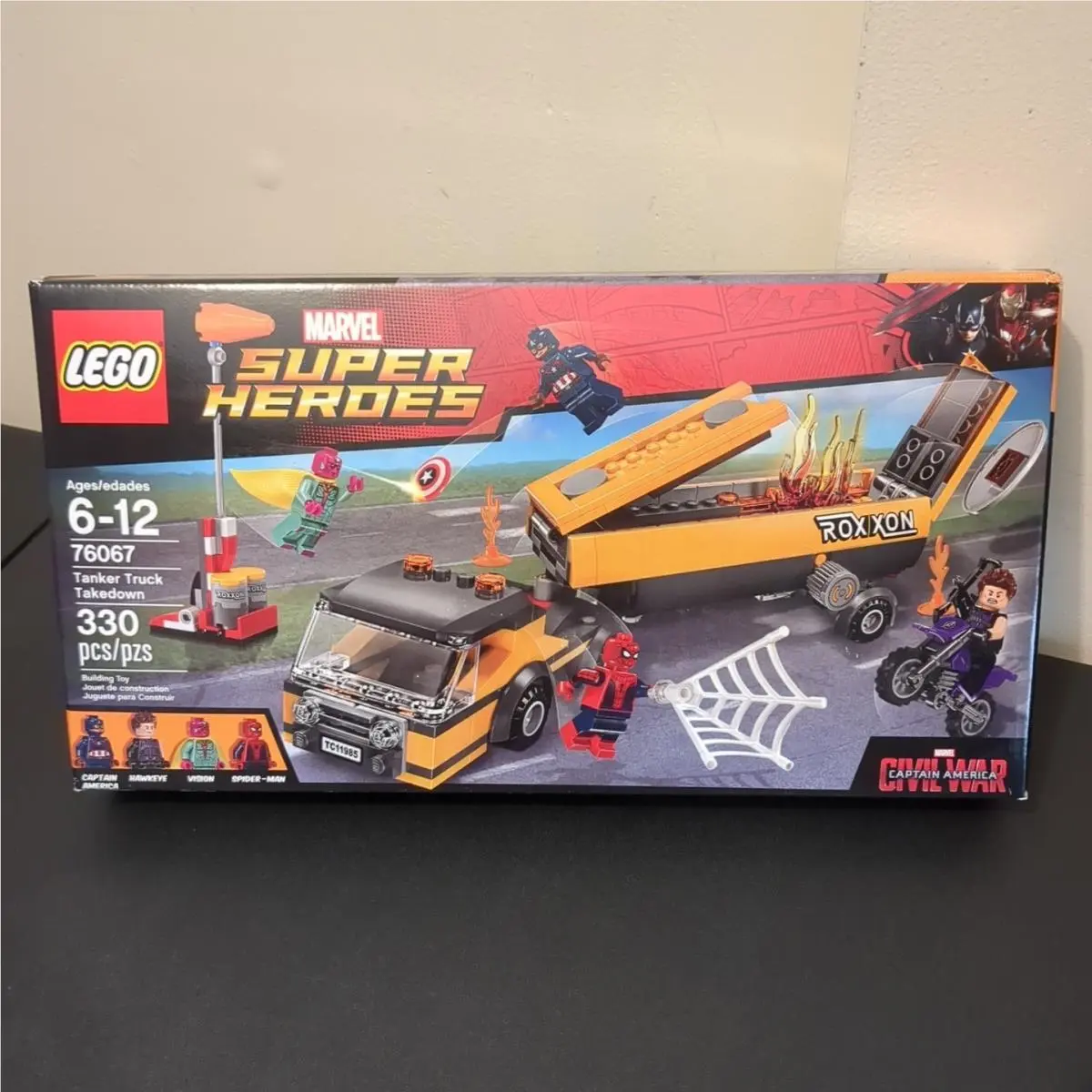 Lego 76067 Marvel Super Heroes Tanker Truck Takedown w/ Hawkeye Vision Mib