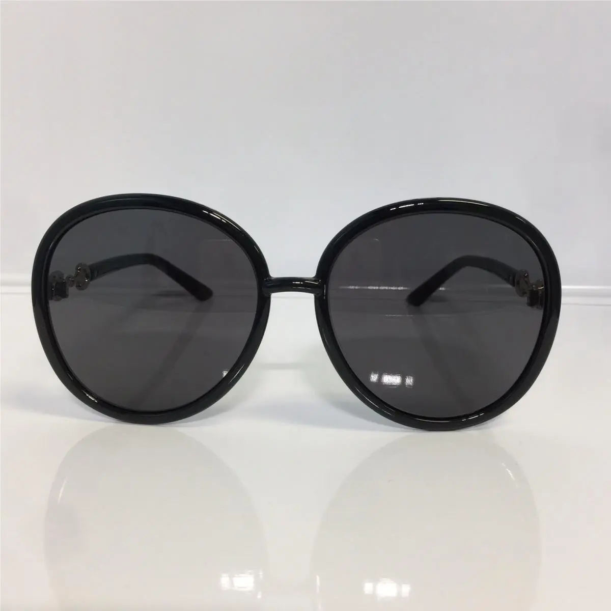 GG0889S 001 Black Round Oversized Plastic Woman Sunglasses by Gucci
