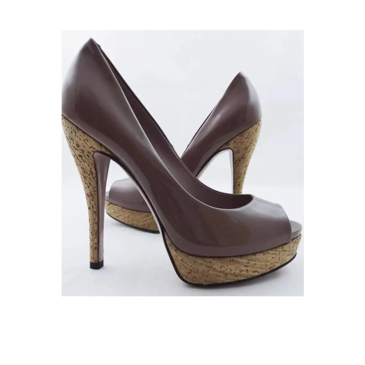 Gucci Shoes Beige Patent Leather Platform Classic Pumps Size 9.5 US 39.5