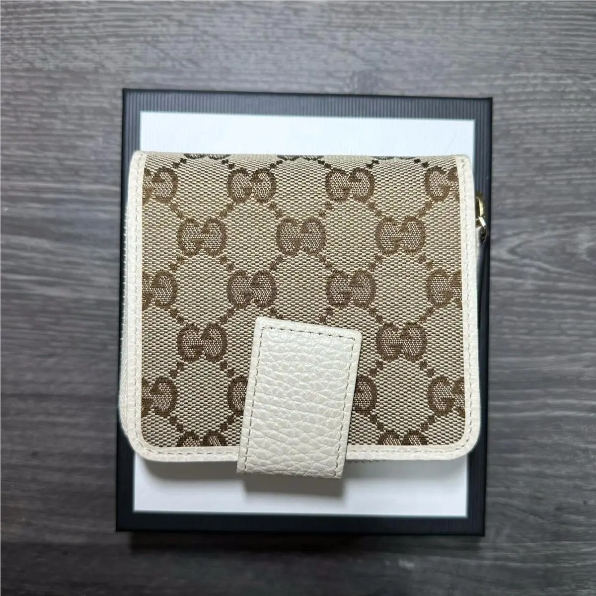 Gucci Outlet GG Canvas x Leather Wallet Bifold Beige x White