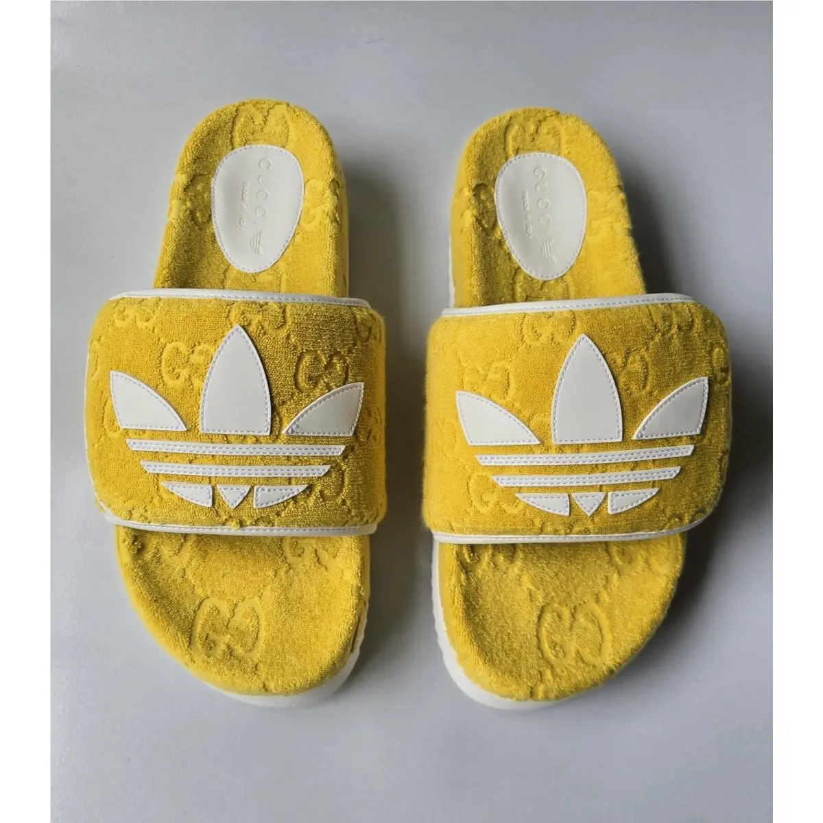 x Adidas Supreme Yellow Slides White GG Logo 9.5 US 9 UK Sandals Shoes by Gucci