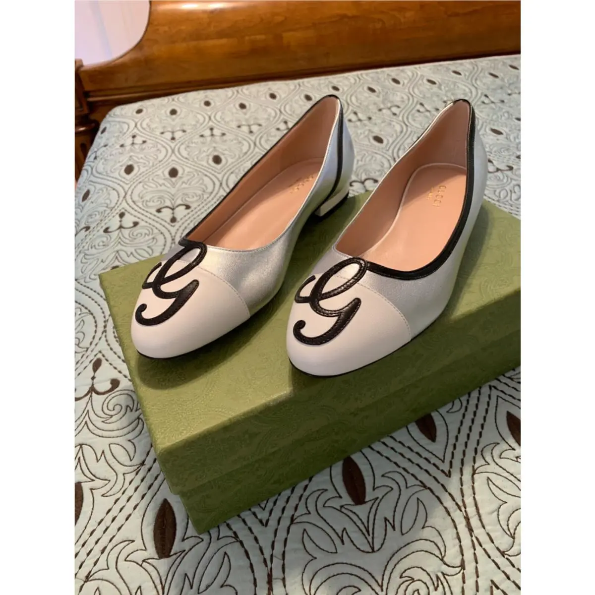 Gucci Malaga Kid Leather Trim Logo Ballet Flat Sz EU38 White-argent Nero