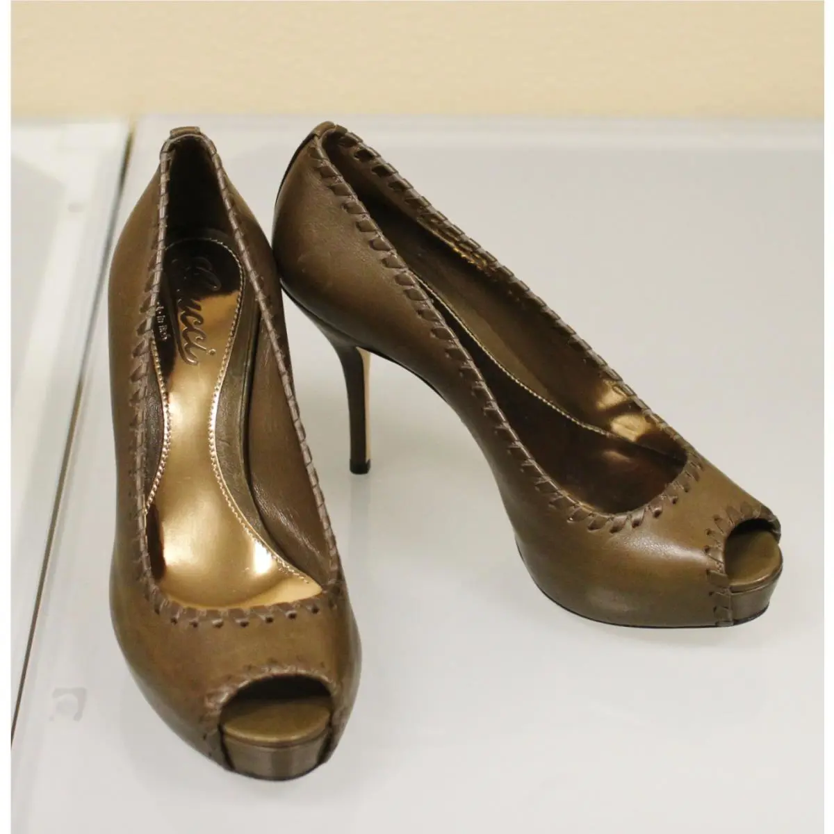 Sofia Hand-stitched Leather Platform Sandals 38.5/8.5 264984 2314 by Gucci