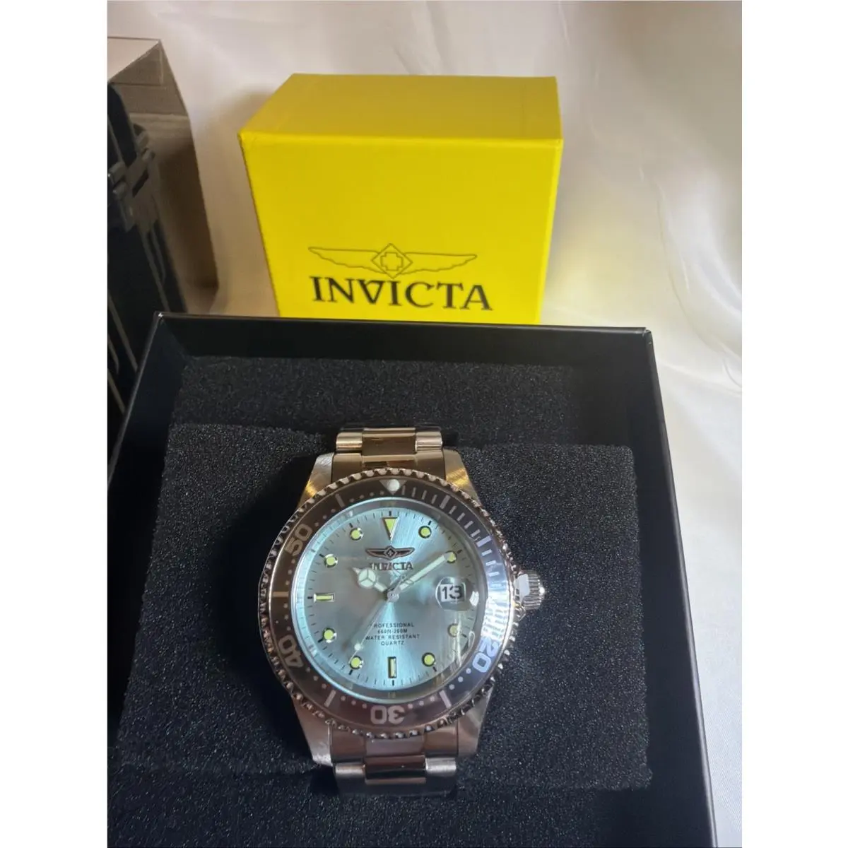 48726 - Invicta Pro Diver 37.5mm Mens Watch Turquoise Dial W/box