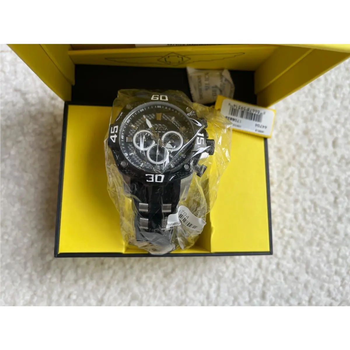 Invicta Pro Diver Chronograph Black Dial Quartz 44704 100M Men`s Watch