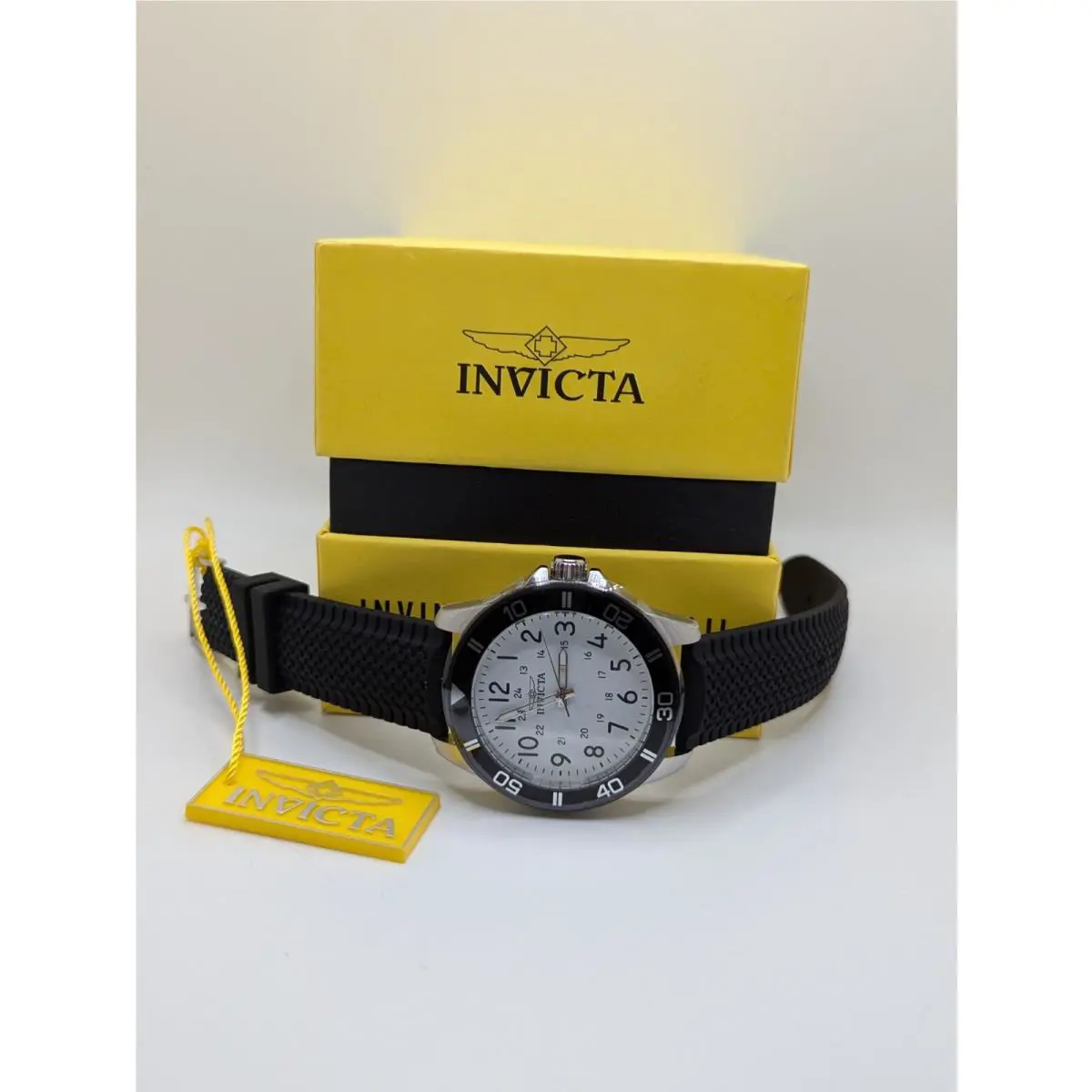 Invicta Pro Diver 43629 Mens White Dial Black Band Analog Round Wristwatch