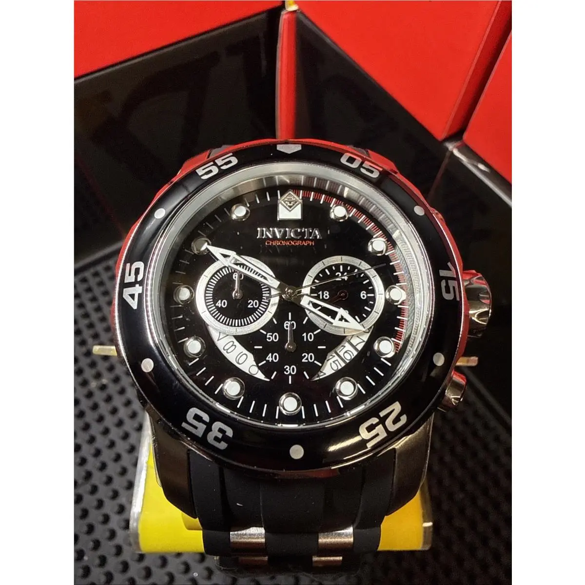 Invicta Pro Diver Scuba 48mm Silicone Strap Black Dial 6977