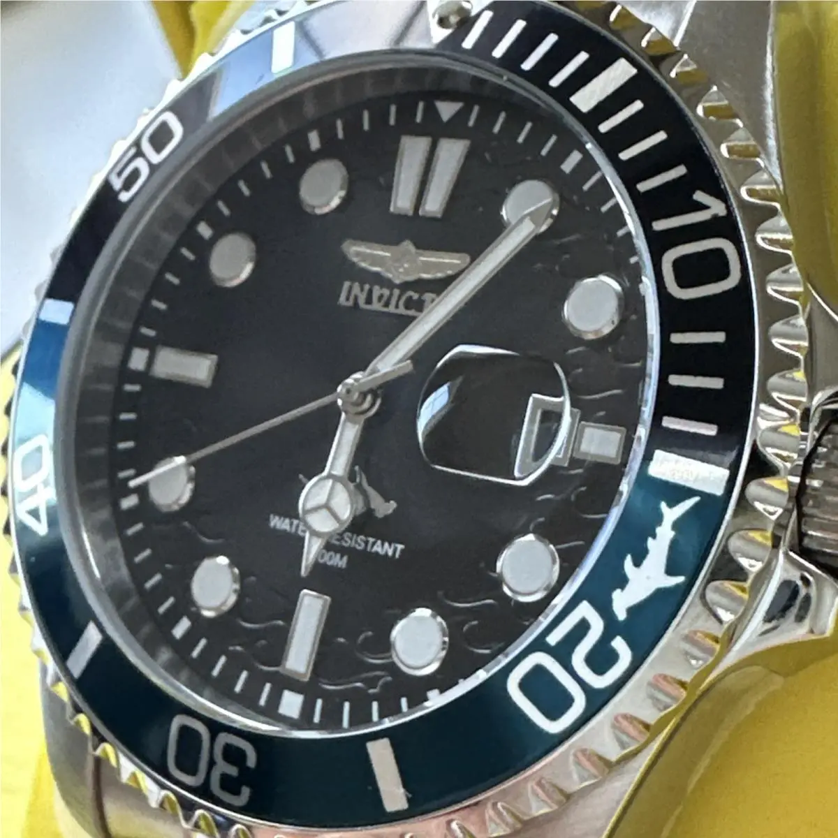 Invicta Pro Diver Quartz Black Dial Batman Bezel Men`s Watch 30956
