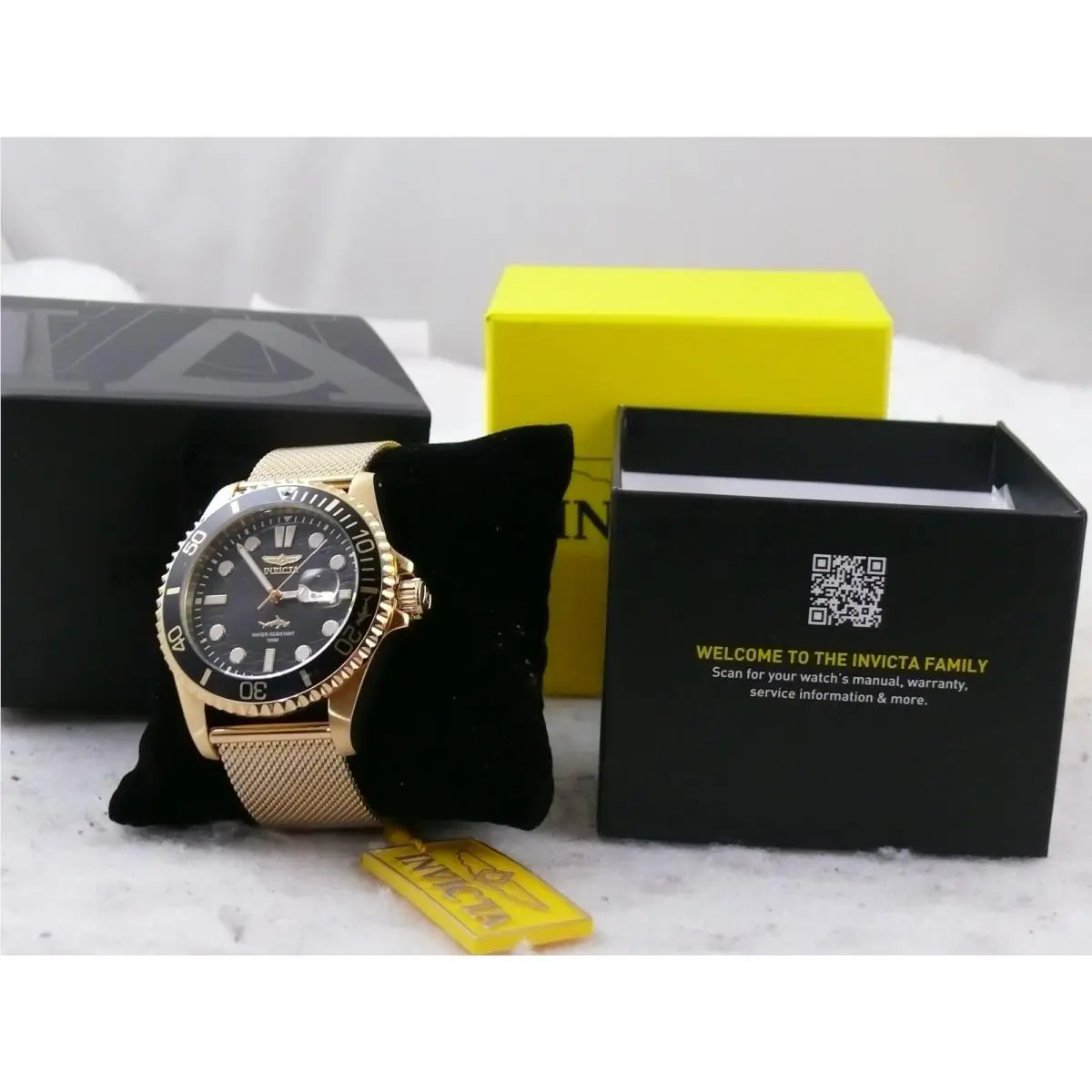 Invicta Men`s 43mm Pro Diver Hammerhead Jubilee Black Dial Gold Watch 47178