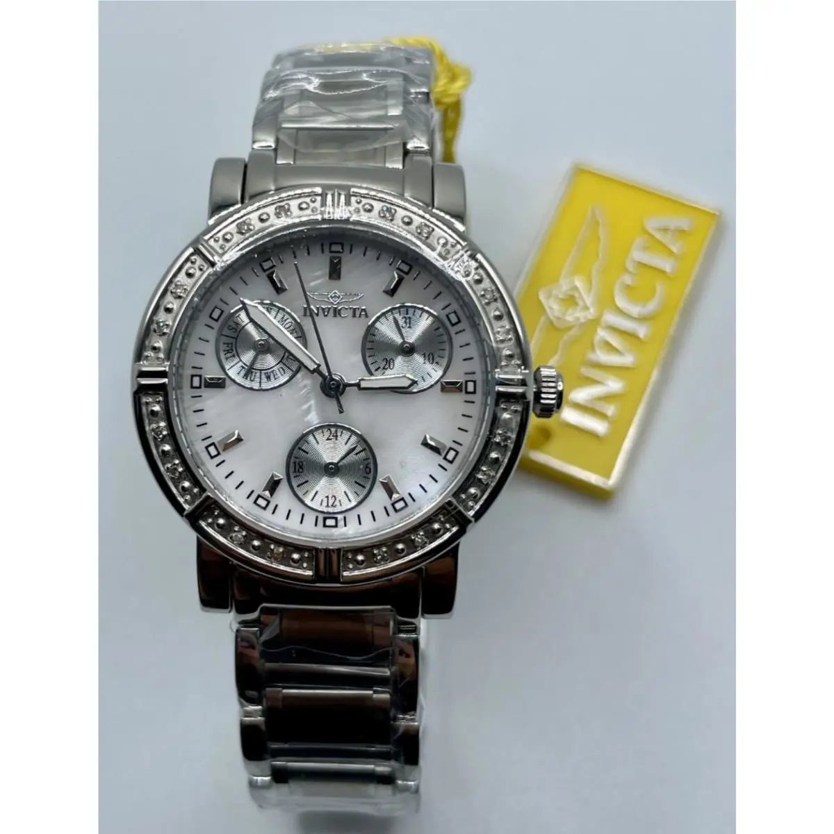 Invicta Wildflower 0.07 Carat Diamond Women`s Watch w/ Mop Dial - 33mm 4718
