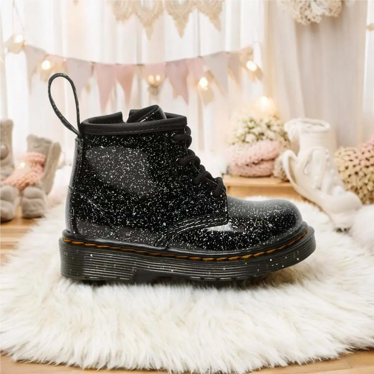 Dr. Martens shoes - Black Glitter 3