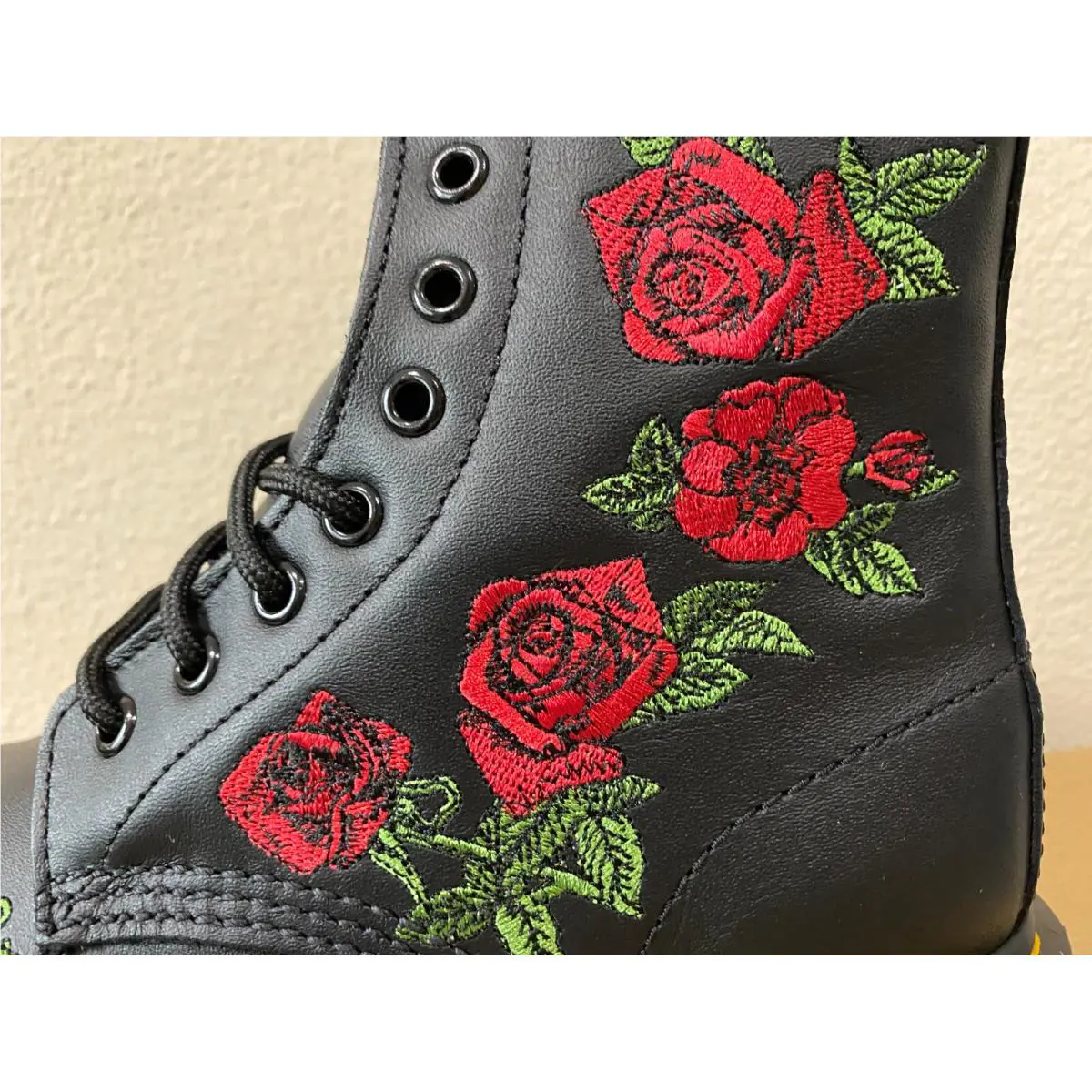 Dr. Martens shoes - Black/Red Roses 3