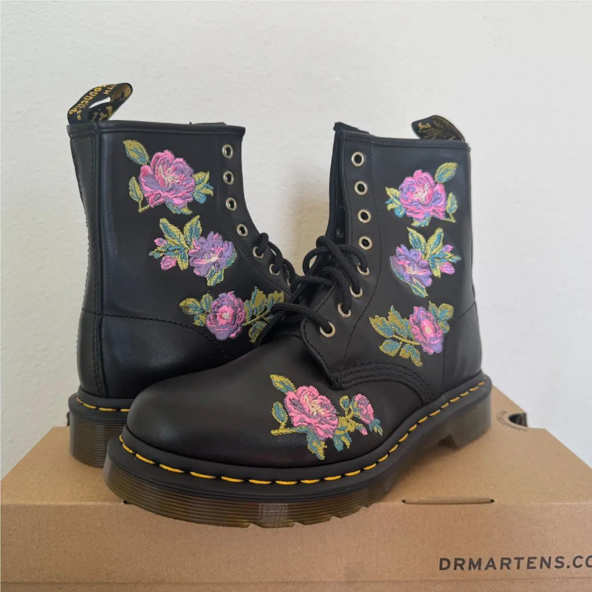 Dr. Martens shoes - Black/Red Roses 11