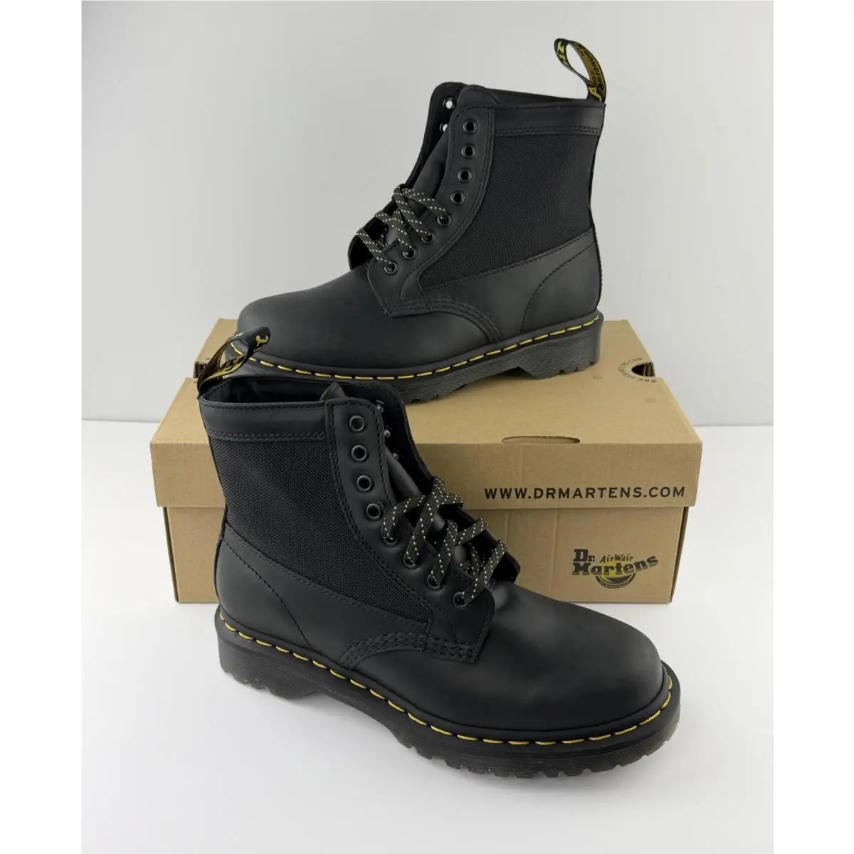 1460 8-eye Boots Black Size 7m Slip Resistant by Dr. Martens
