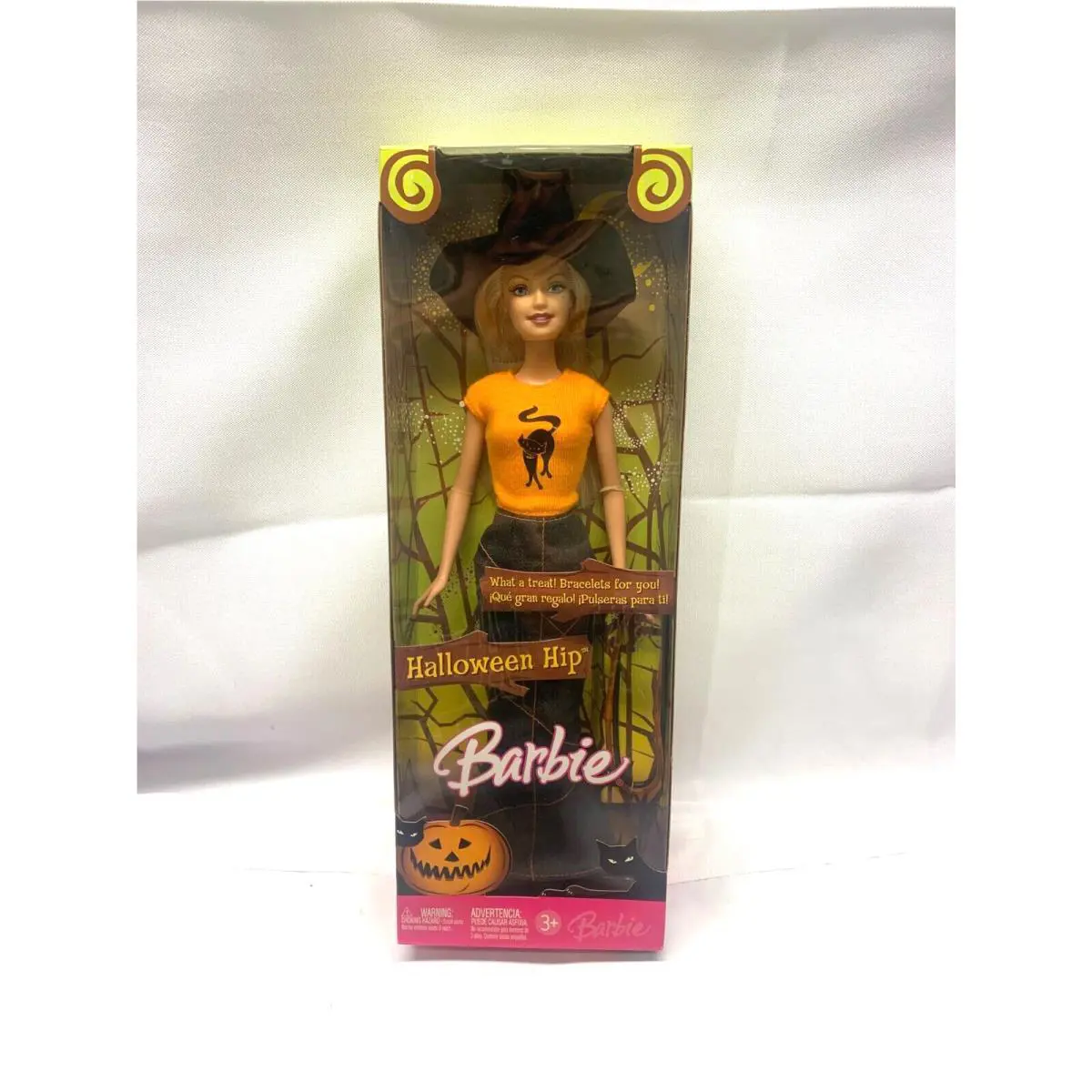 Halloween Hip Barbie 2006 Mattel J0586 with Bracelets