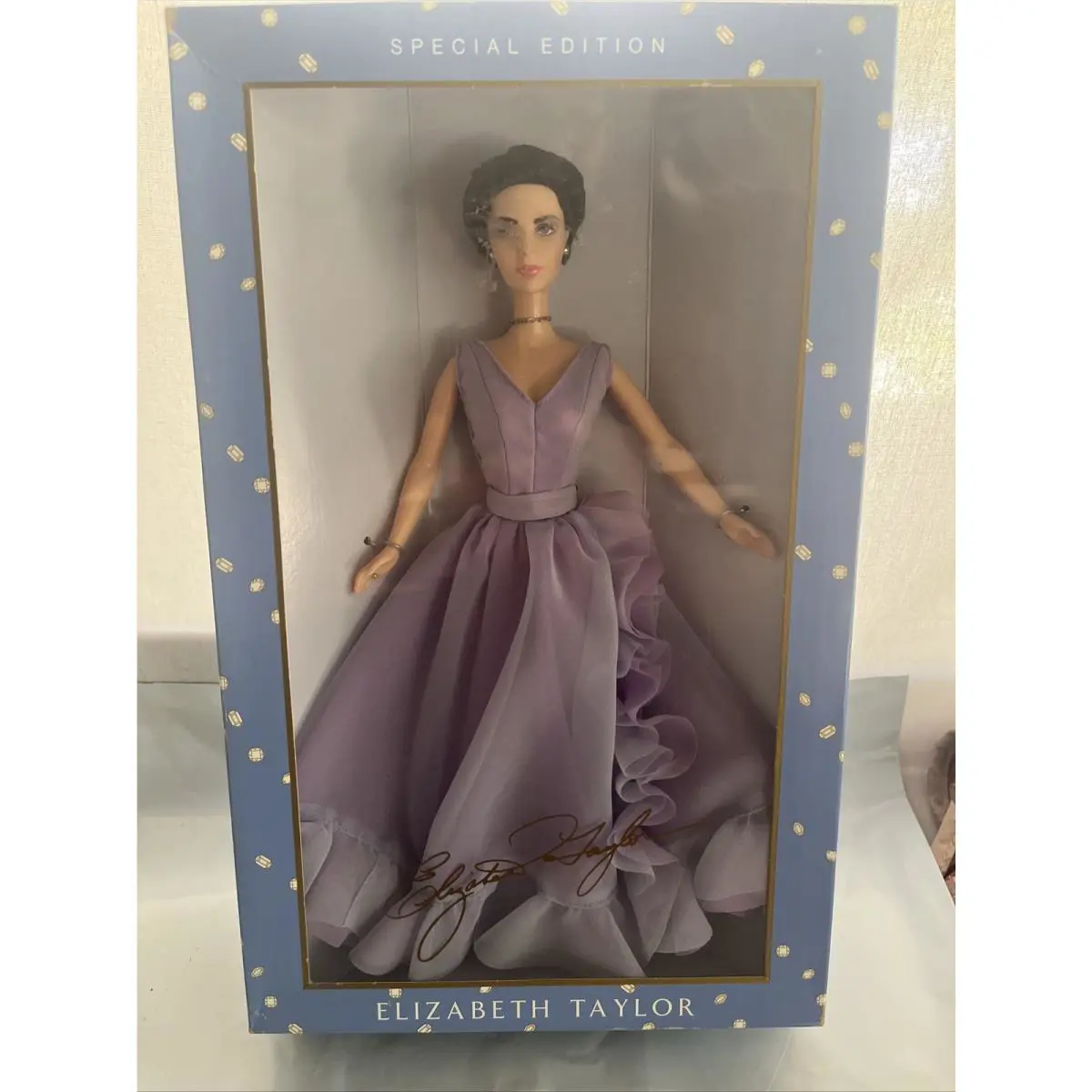 White Diamonds Barbie Doll Elizabeth Taylor Hollywood VG