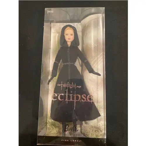 Mattel Twilight Saga Eclipse Barbie as Jane T7676 Nrfb Hood Black Cloak Cool