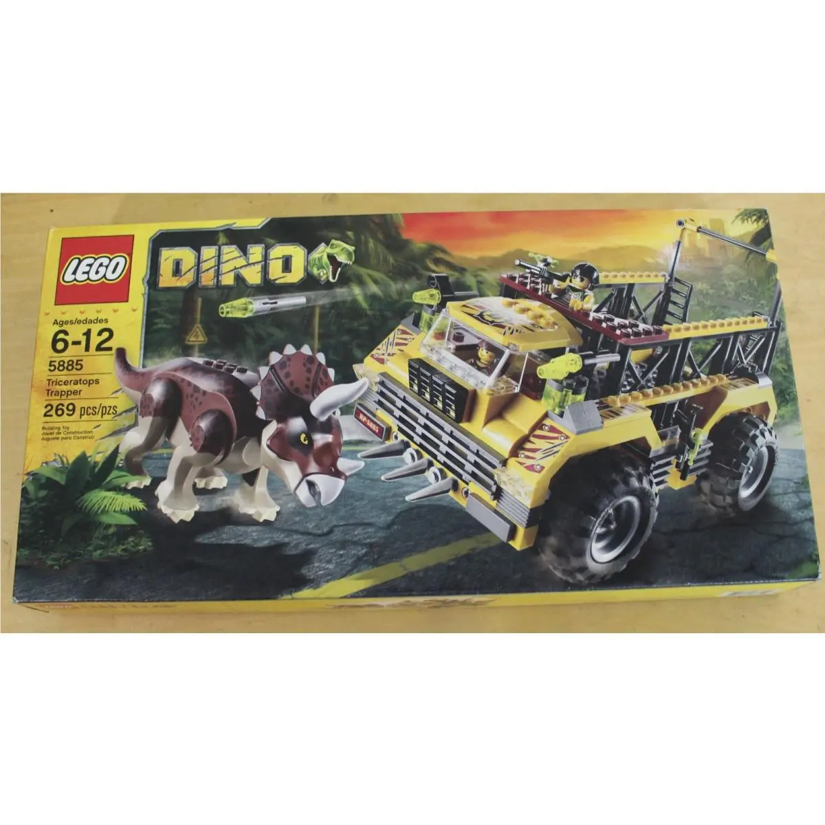New/sealed/shelf Wear Box Lego 5885 Dino Triceratops Trapper 2012
