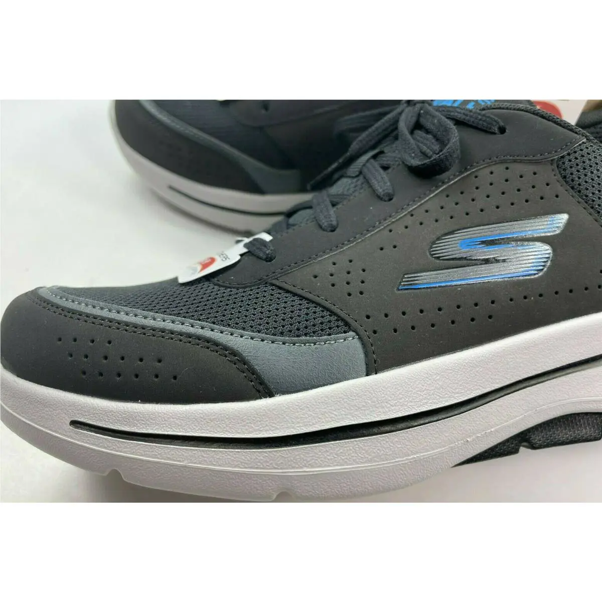 Skechers / Mens / Go Walk Arch Fit-recharge/ Reg $95/ Howie Long
