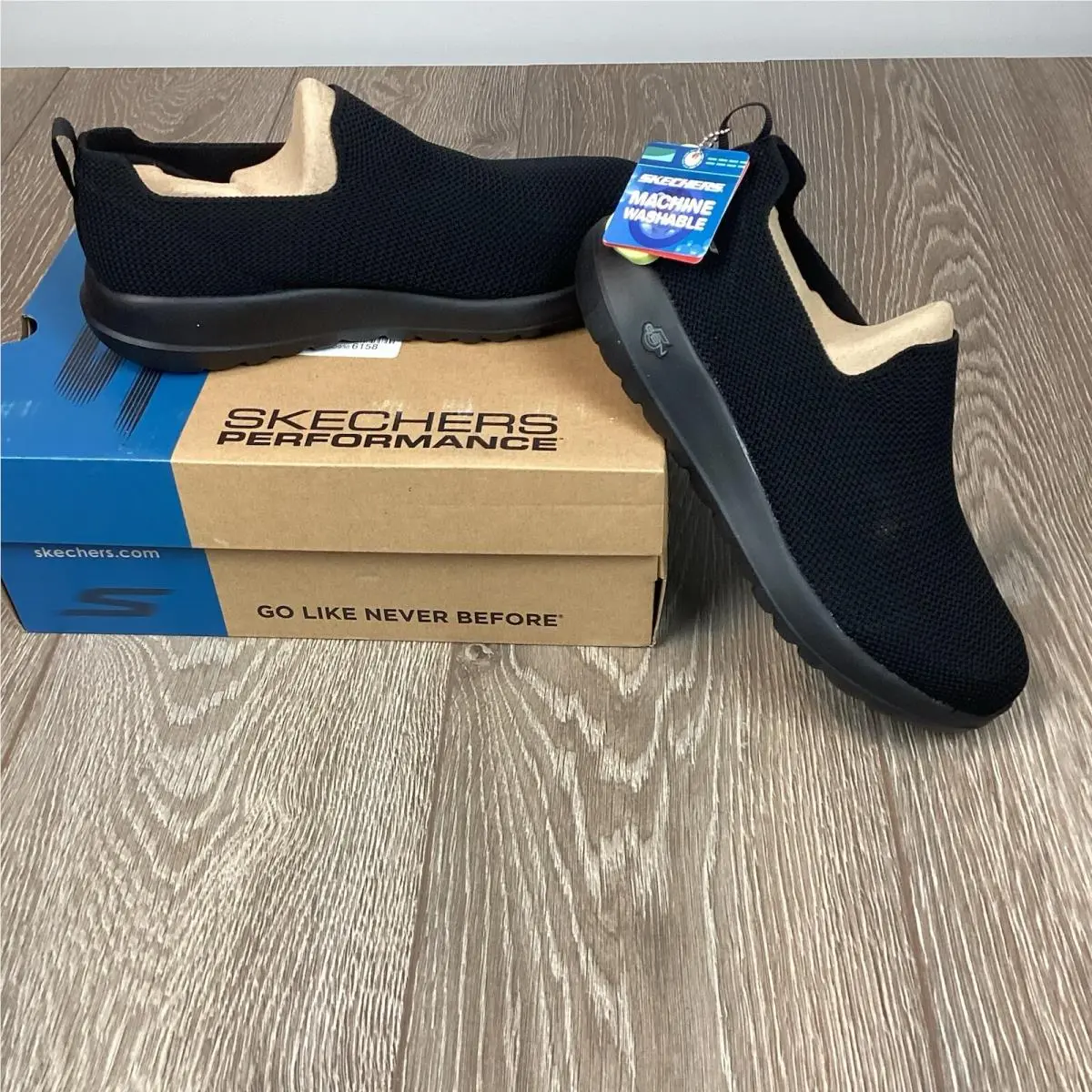 Skechers Performance Men`s Go Walk Max Slip-on Sneaker 8 41 Extra Wide Fit