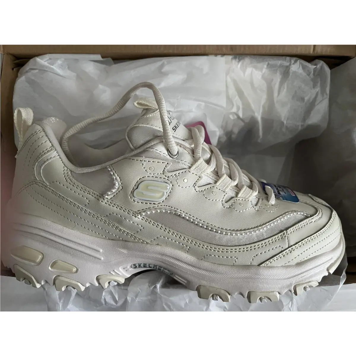 Skechers shoes - D’Lites Lustrous Paradise - Lustrous Paradise - White (UPC: 194880927738) 0