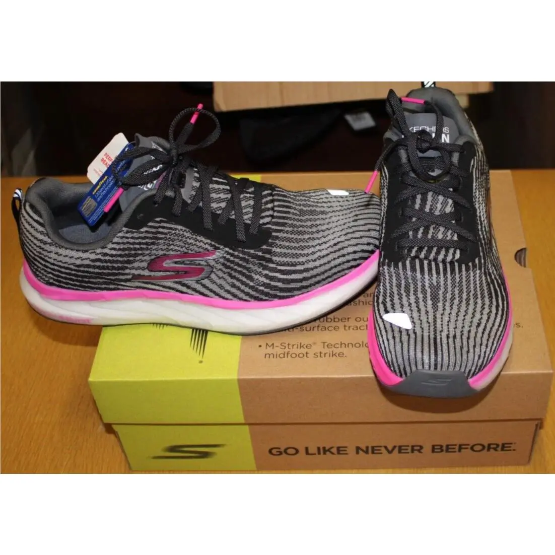 Skechers GO Run Forza 4 128095/BKHP Size 10 Black/hot Pink
