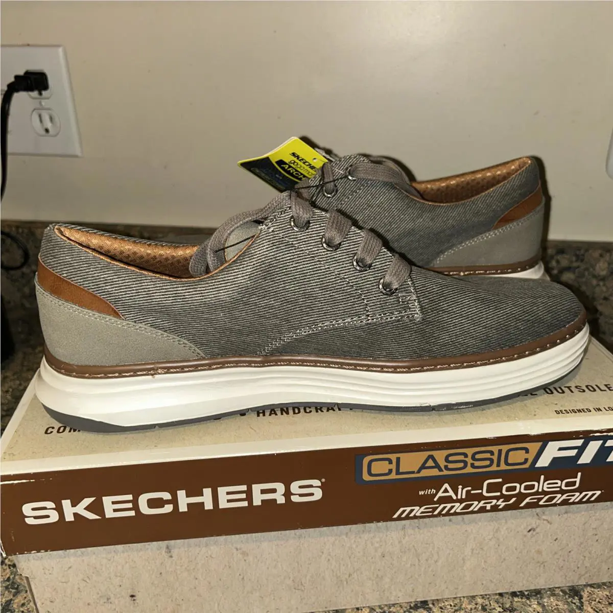 Skechers shoes - SKECHERS Moreno Ederson - Moreno Ederson - 65981 - Taupe 5