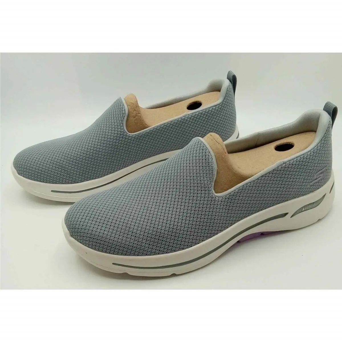 Skechers Women s Performance Go Walk Arch Fit Grateful Sneaker 8.5