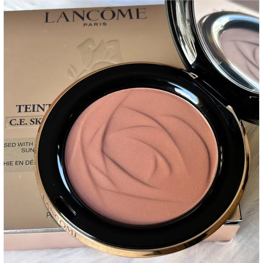 Lancome Teint Idole Ultra Wear Skin Transforming Bronzer 04 Medium Full Size