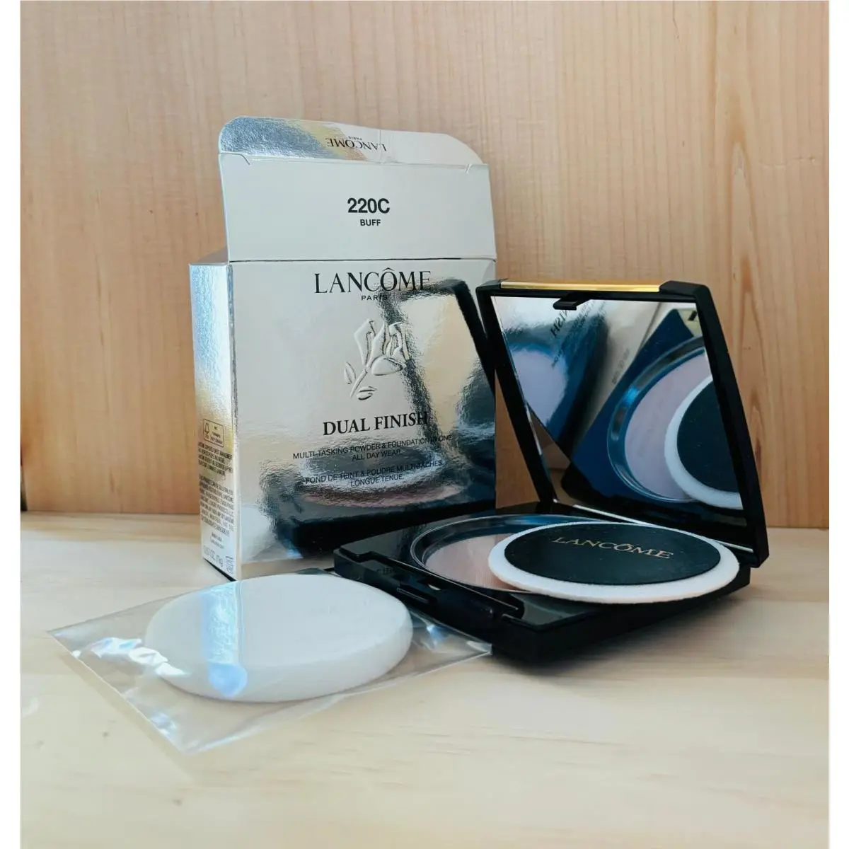 Lancome Dual Finish Powder Foundation In One 0.67oz/19g 220C Buff