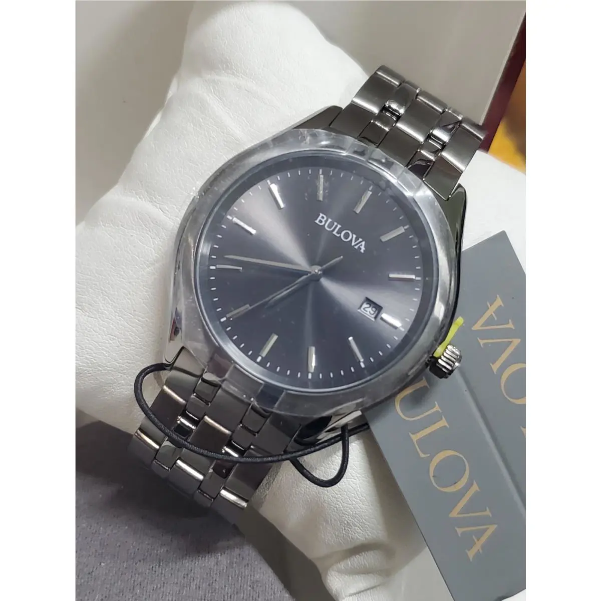 Bulova Men`s Classic Calendar Quartz Gray Stainless Steel Watch 41 MM 98B288