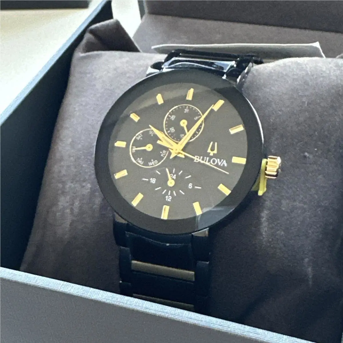 Bulova Modern Men`s Quartz Chronograph Watch 98C149